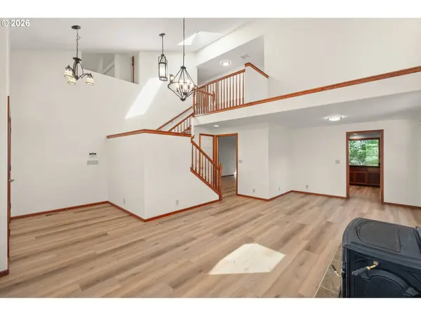 24520 TRILLIUM LN, Elmira, OR 97437