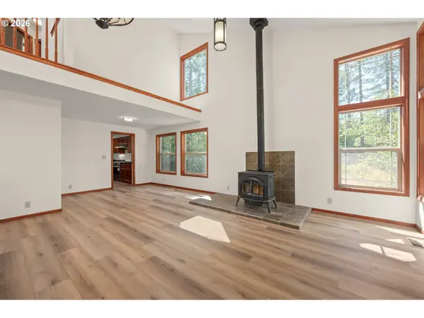 24520 TRILLIUM LN, Elmira, OR 97437