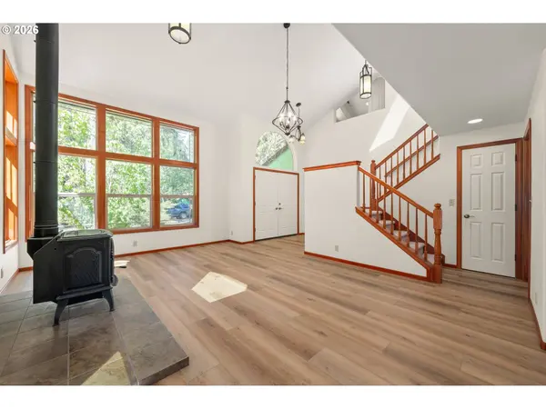 24520 TRILLIUM LN, Elmira, OR 97437