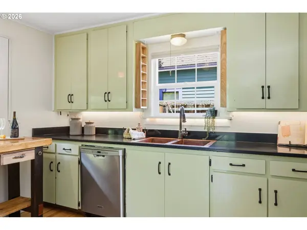 955 KELLY BLVD, Springfield, OR 97477