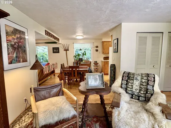 359 NORMAN AVE, Eugene, OR 97404