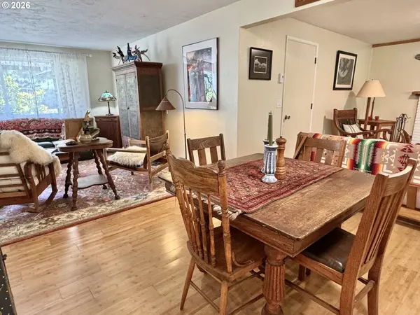 359 NORMAN AVE, Eugene, OR 97404
