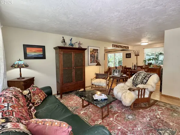 359 NORMAN AVE, Eugene, OR 97404