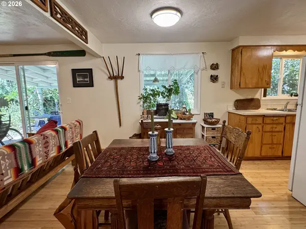 359 NORMAN AVE, Eugene, OR 97404
