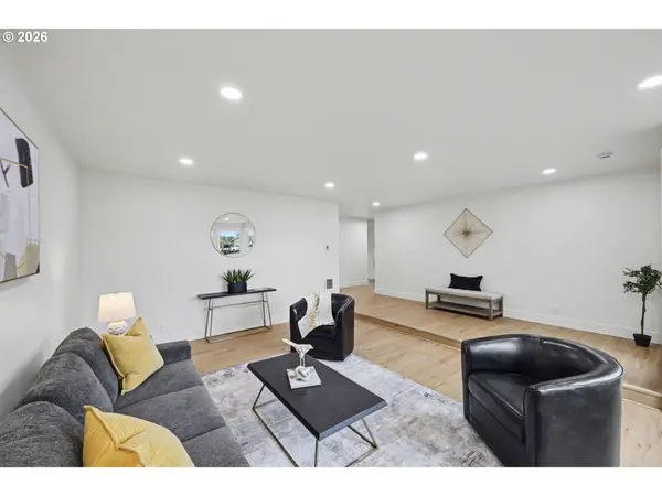 2175 Princeton DR, Eugene, OR 97405