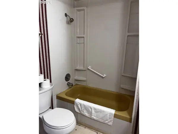 1400 CANDLELIGHT DR #162, Eugene, OR 97402