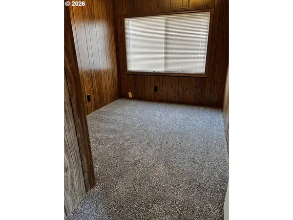1400 CANDLELIGHT DR #162, Eugene, OR 97402