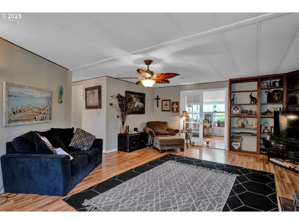 433 MYEENA LOOP, Florence, OR 97439