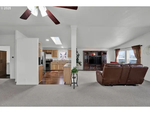 346 E 10TH PL, Junction City, OR 97448