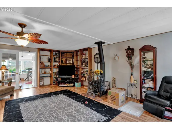 433 MYEENA LOOP, Florence, OR 97439