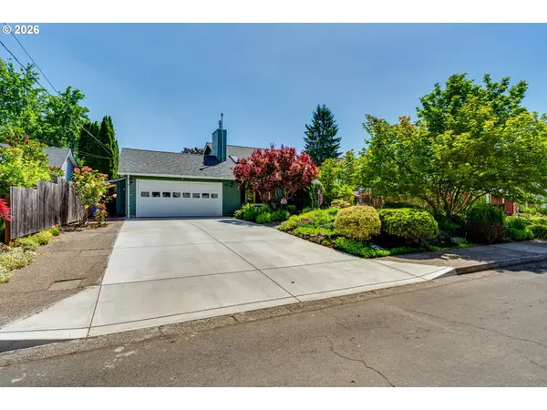 393 SUNSHINE ACRES DR, Eugene, OR 97401