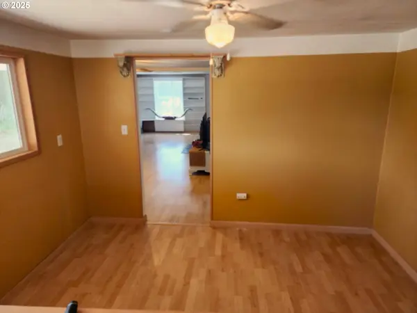 38717 DEXTER RD, Dexter, OR 97431