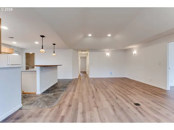 4240 FLAGSTAFF ST, Eugene, OR 97402