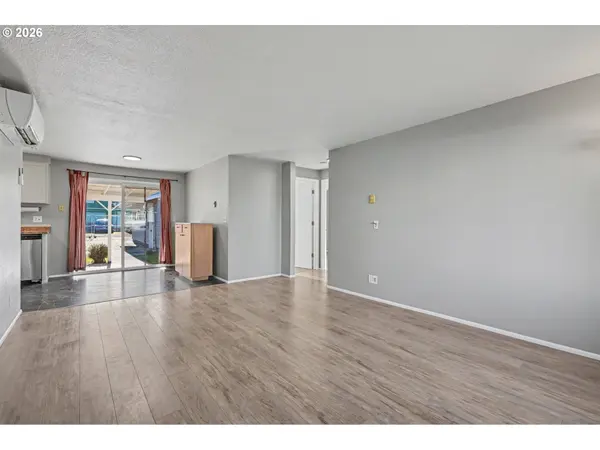 325 W N ST, Springfield, OR 97477