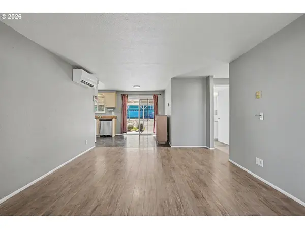 325 W N ST, Springfield, OR 97477