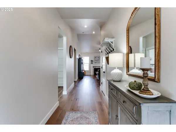 3266 MOUNTAIN CREEK LN, Springfield, OR 97478