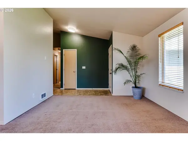 549 GILFRY AVE, Creswell, OR 97426
