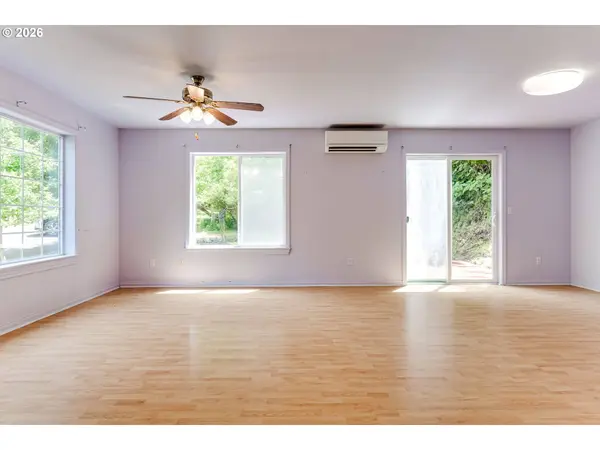667 KAMAPHEEMA PL, Eugene, OR 97405