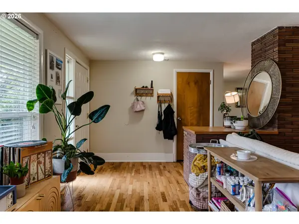 1255 E 24TH AVE, Eugene, OR 97403