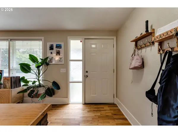 1255 E 24TH AVE, Eugene, OR 97403