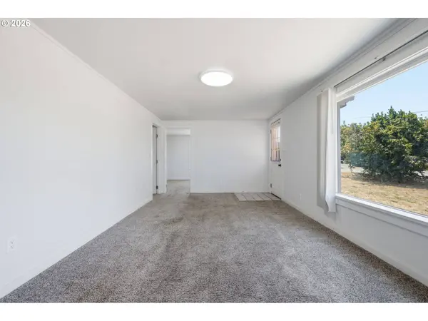 595 S 47TH ST, Springfield, OR 97478