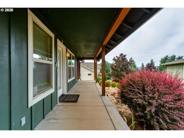 1620 SAMUEL DR, Cottage Grove, OR 97424