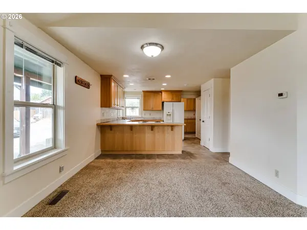 1620 SAMUEL DR, Cottage Grove, OR 97424