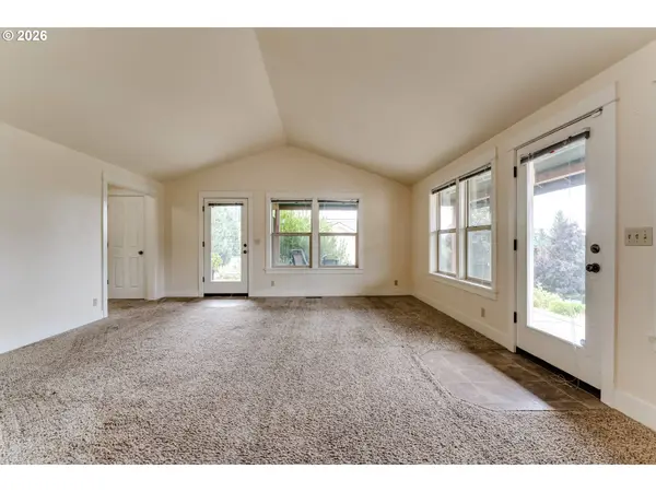1620 SAMUEL DR, Cottage Grove, OR 97424