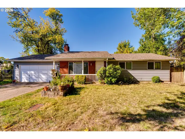 930 25TH PL, Springfield, OR 97477