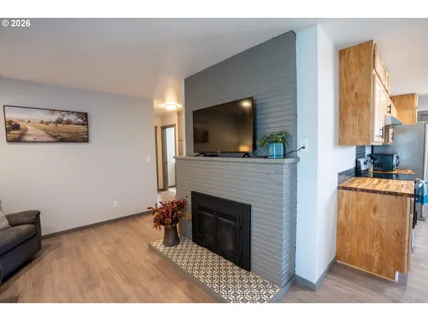2897 Game Farm RD, Springfield, OR 97477