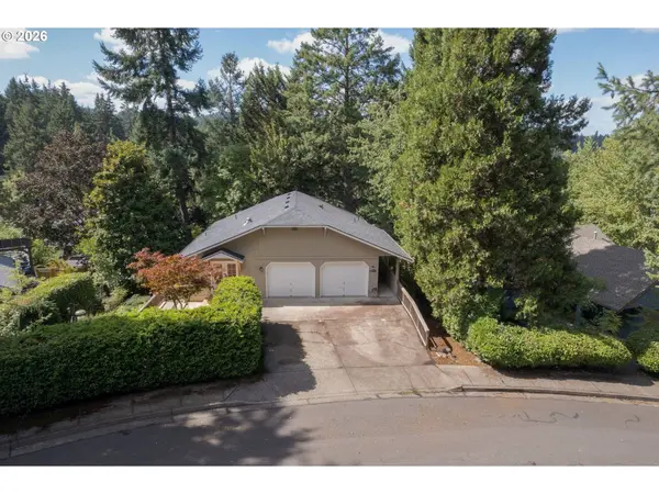 4482 PADDOCK DR, Eugene, OR 97405