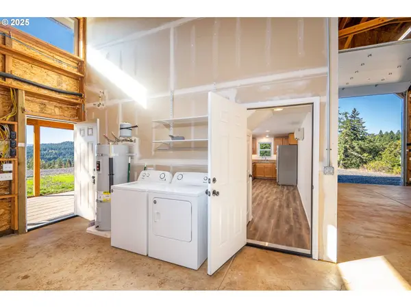 40224 REUBEN LEIGH RD, Lowell, OR 97452