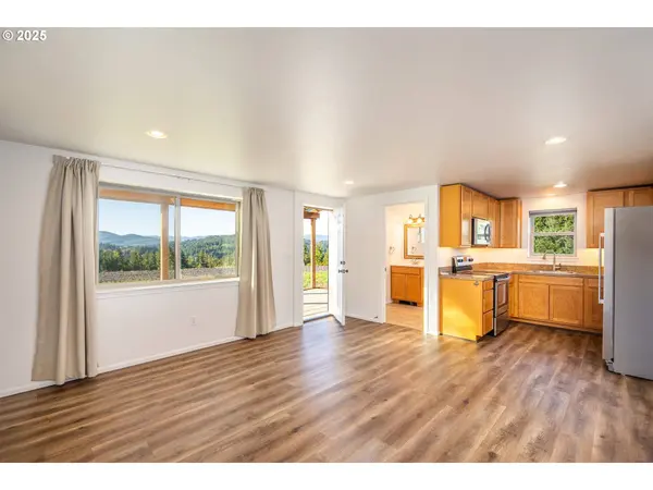 40224 REUBEN LEIGH RD, Lowell, OR 97452