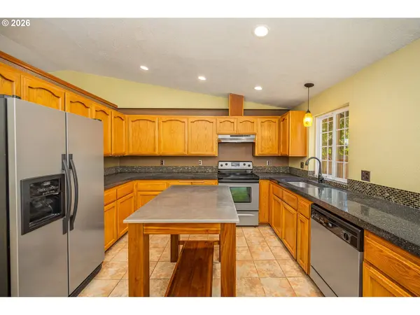 4351 ELDERBERRY ST, Springfield, OR 97478