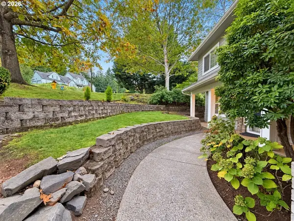 3293 SOUTHVIEW DR, Eugene, OR 97405
