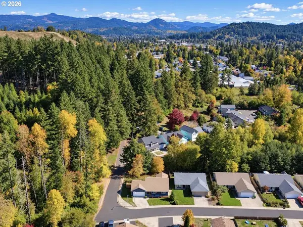 209 BLUEBIRD ST, Cottage Grove, OR 97424