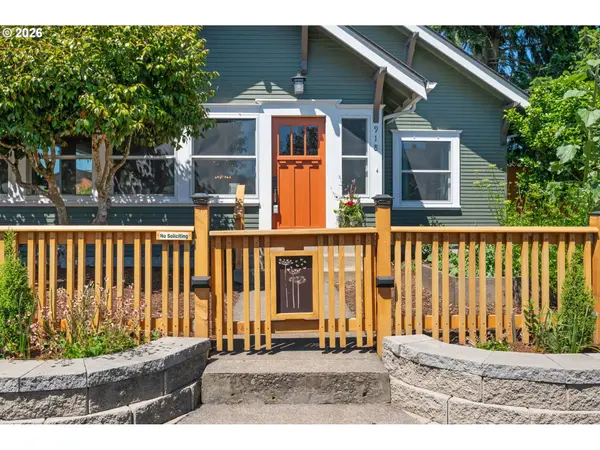 918 C ST, Springfield, OR 97477