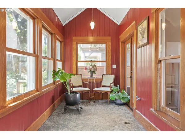 918 C ST, Springfield, OR 97477