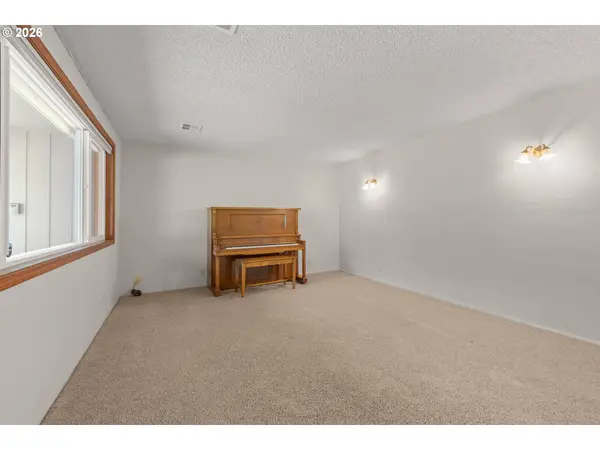 3444 W 15TH AVE, Eugene, OR 97402