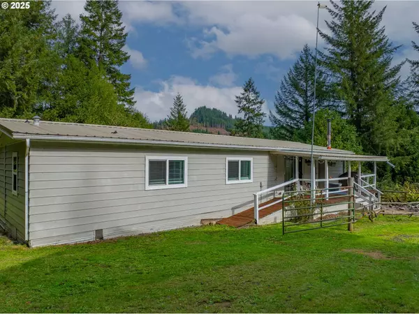 98785 SITKUM LN, Myrtle Point, OR 97458