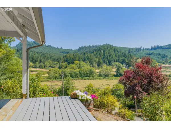 98629 SITKUM LN, Myrtle Point, OR 97458