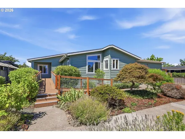 2070 DONNELLY DR, Springfield, OR 97477