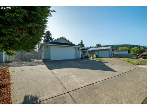 1049 29TH AVE, Sweet Home, OR 97386