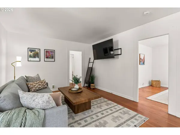 257 W 15TH AVE, Eugene, OR 97401