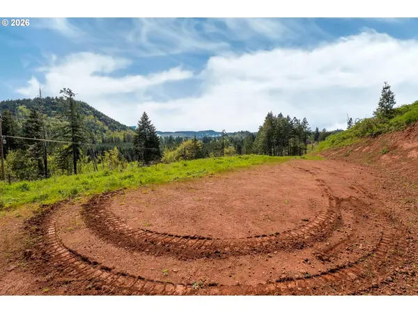 78693 Dowens RD, Cottage Grove, OR 97424