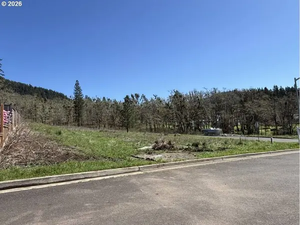06000 N Hyland LN, Lowell, OR 97452