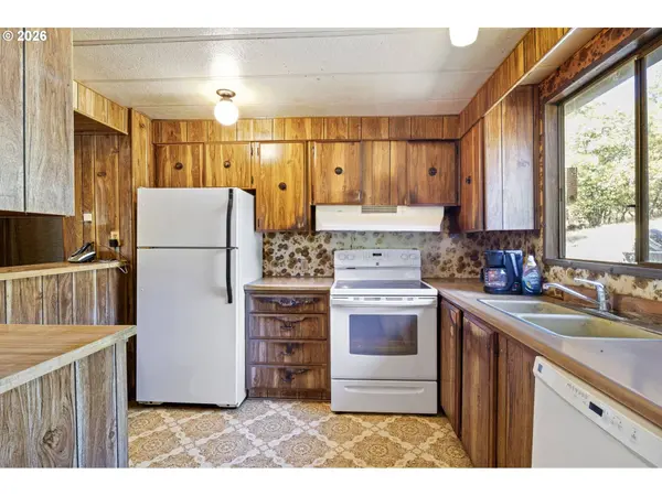 4950 FOOTHILL BLVD, Grants Pass, OR 97526