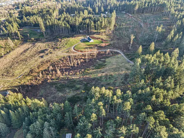 1 Halderman RD, Cottage Grove, OR 97424