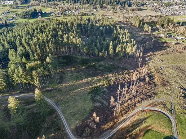 1 Halderman RD, Cottage Grove, OR 97424