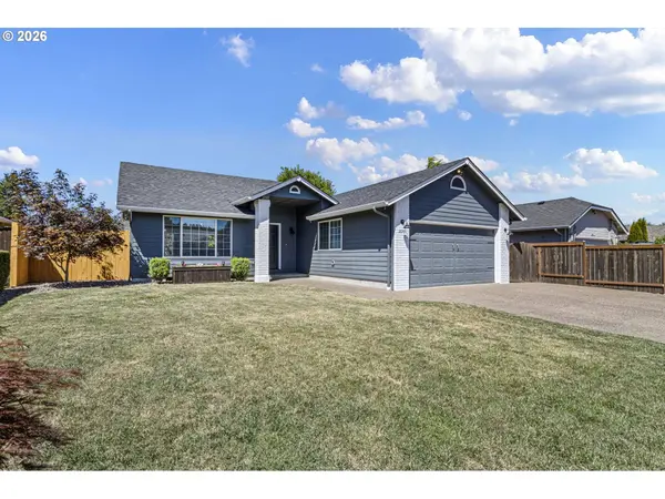 2070 Clark AVE, Cottage Grove, OR 97424